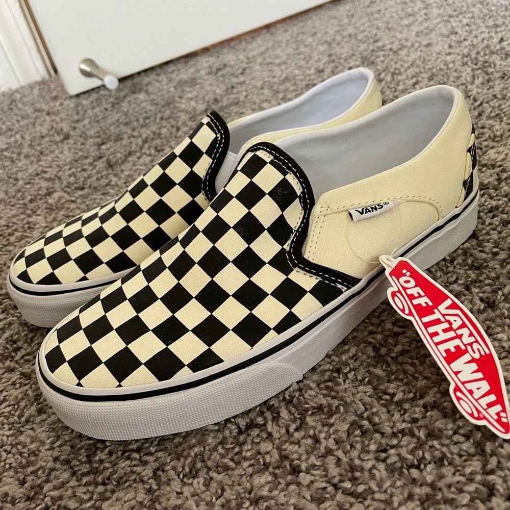 Vans checkerboard slip-on (black/off white)7w/5.5b